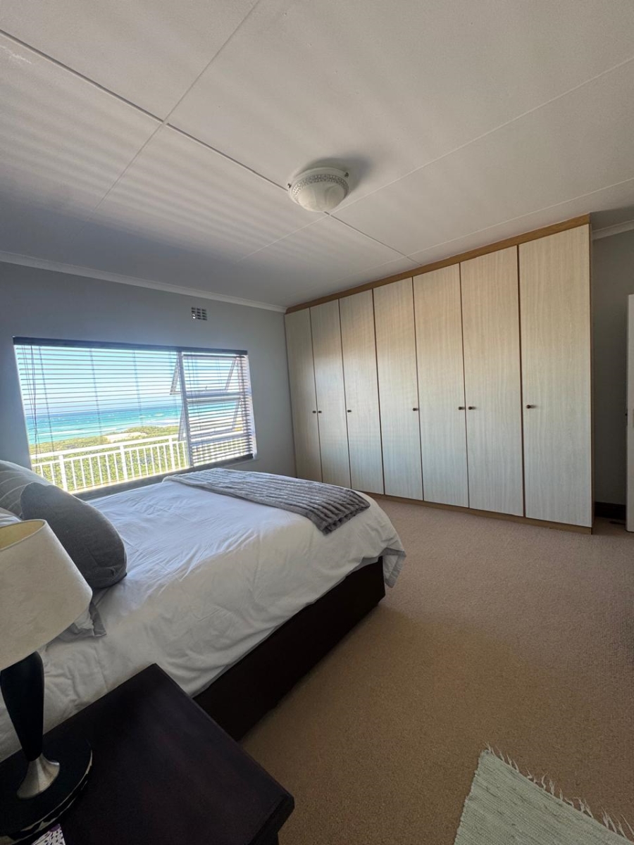 6 Bedroom Property for Sale in Aston Bay Eastern Cape